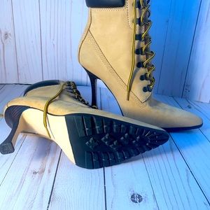 Steve Madden Suede timberland style boots, pointe